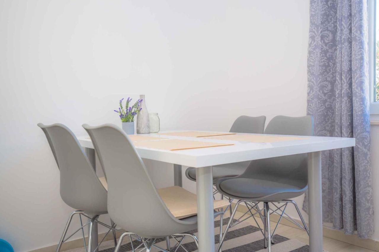 Apartments In Rogoznica 40364 외부 사진