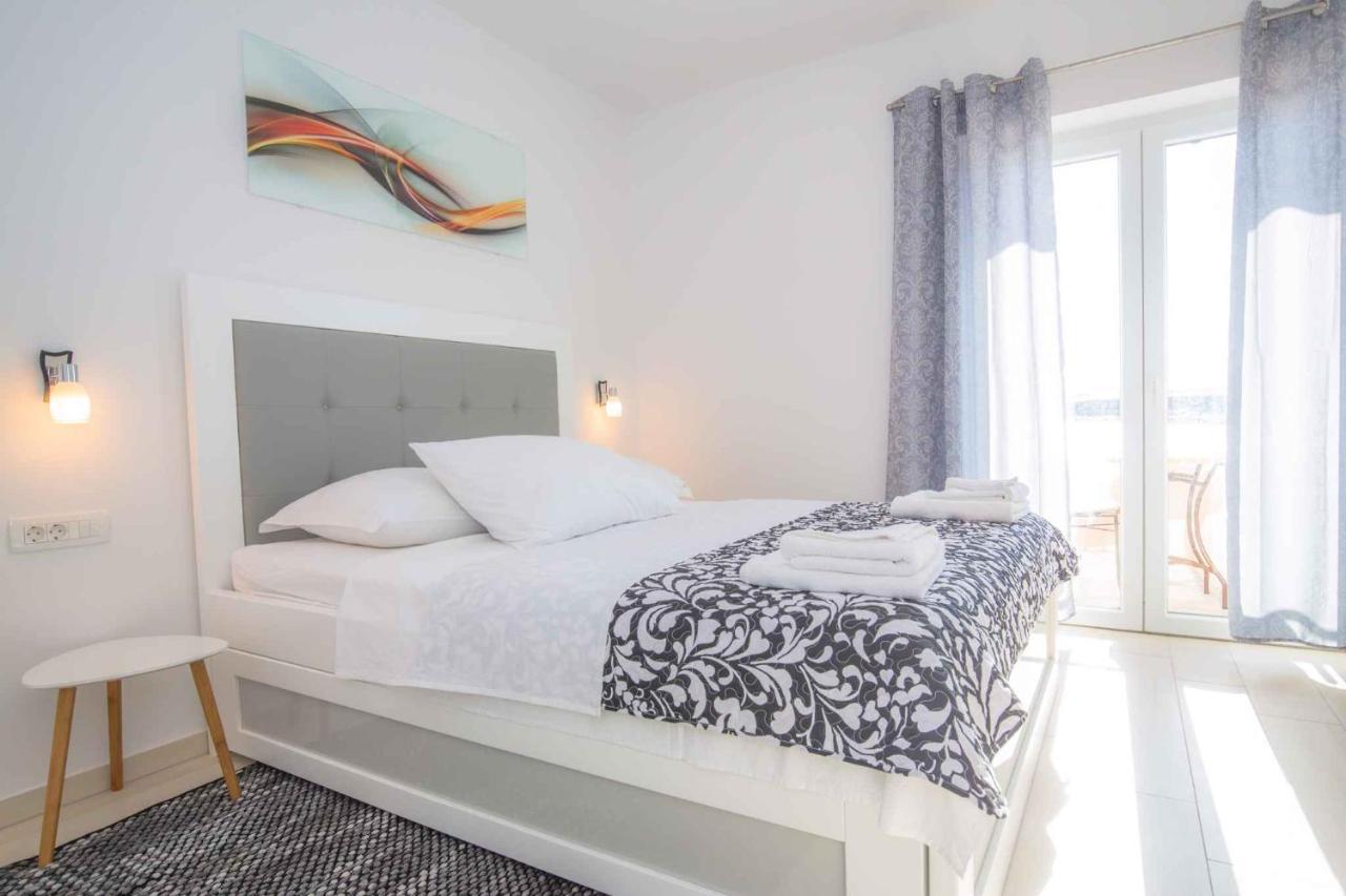 Apartments In Rogoznica 40364 외부 사진