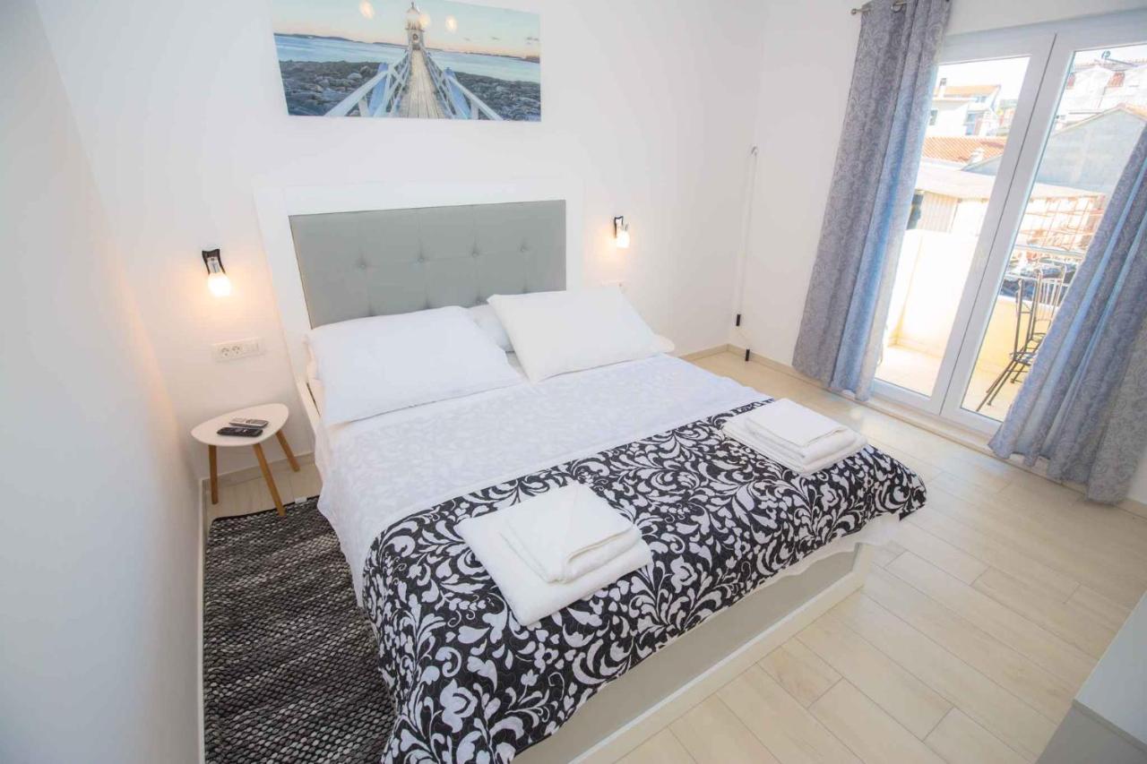 Apartments In Rogoznica 40364 외부 사진