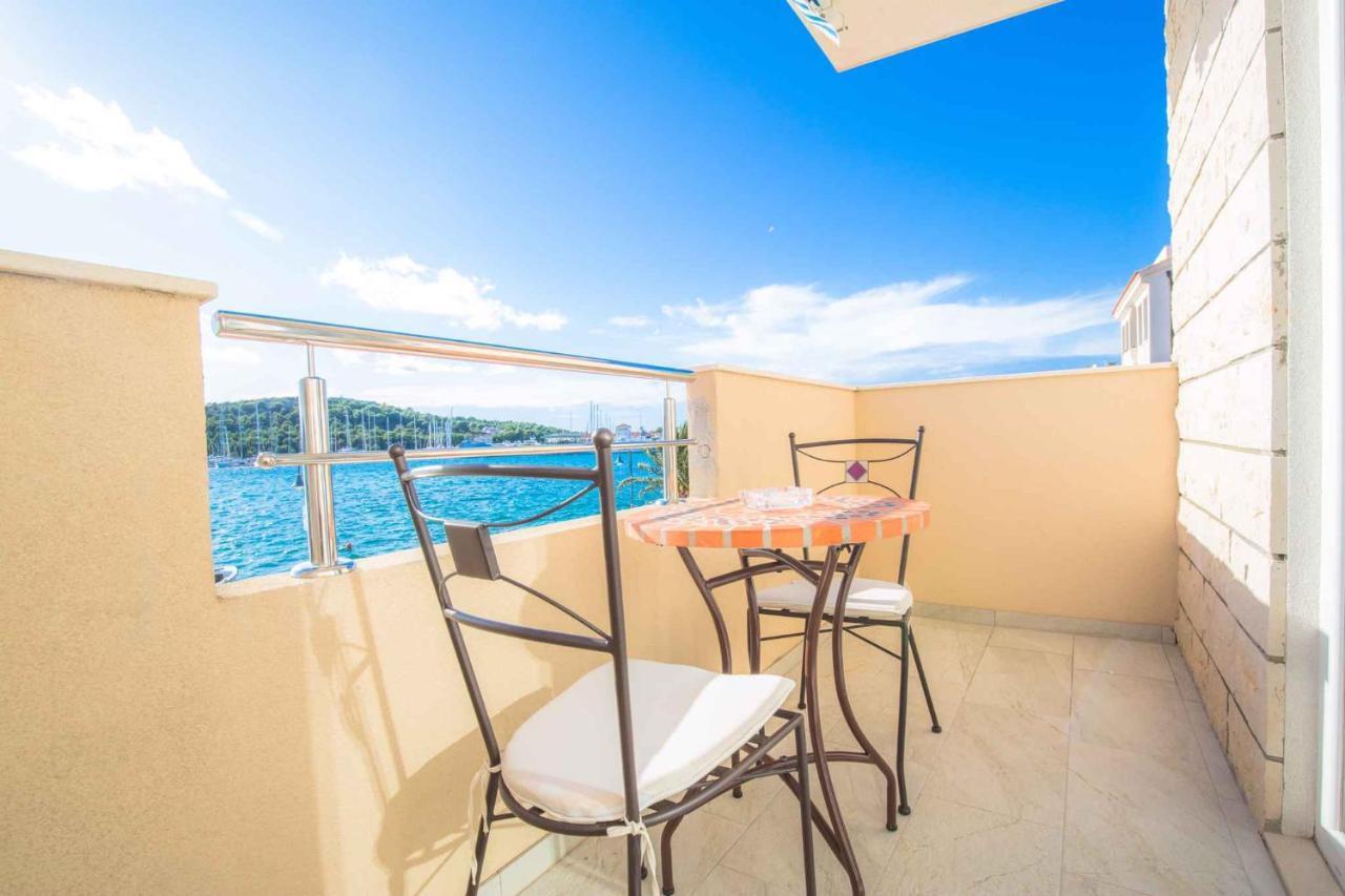 Apartments In Rogoznica 40364 외부 사진
