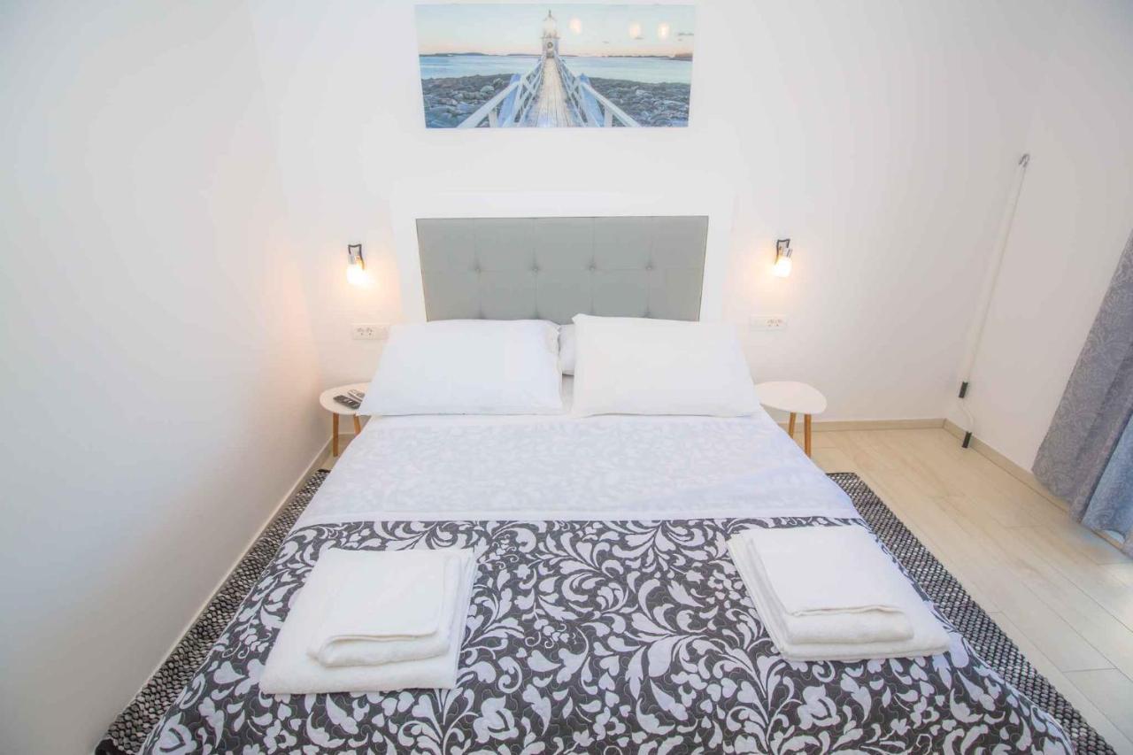 Apartments In Rogoznica 40364 외부 사진