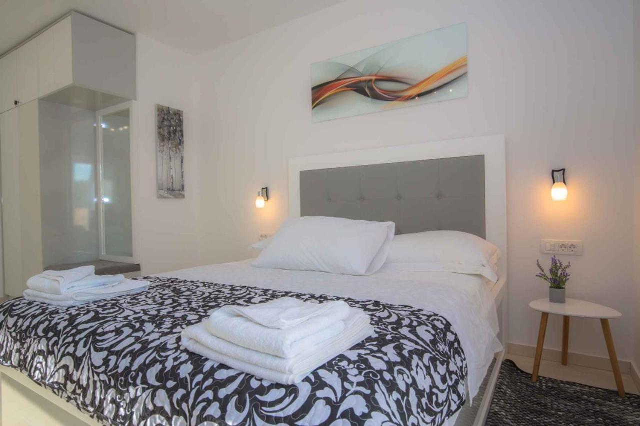 Apartments In Rogoznica 40364 외부 사진