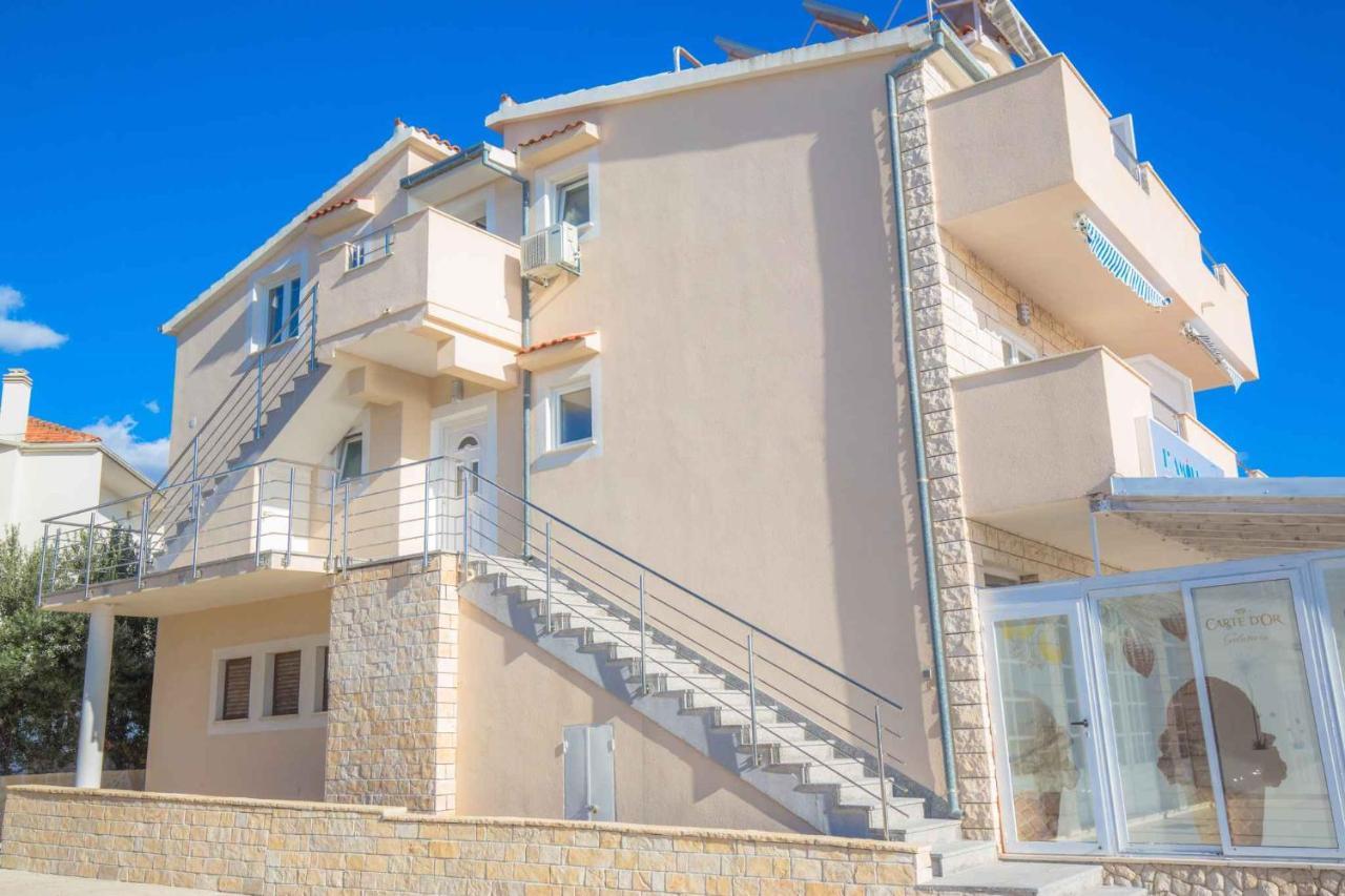 Apartments In Rogoznica 40364 외부 사진
