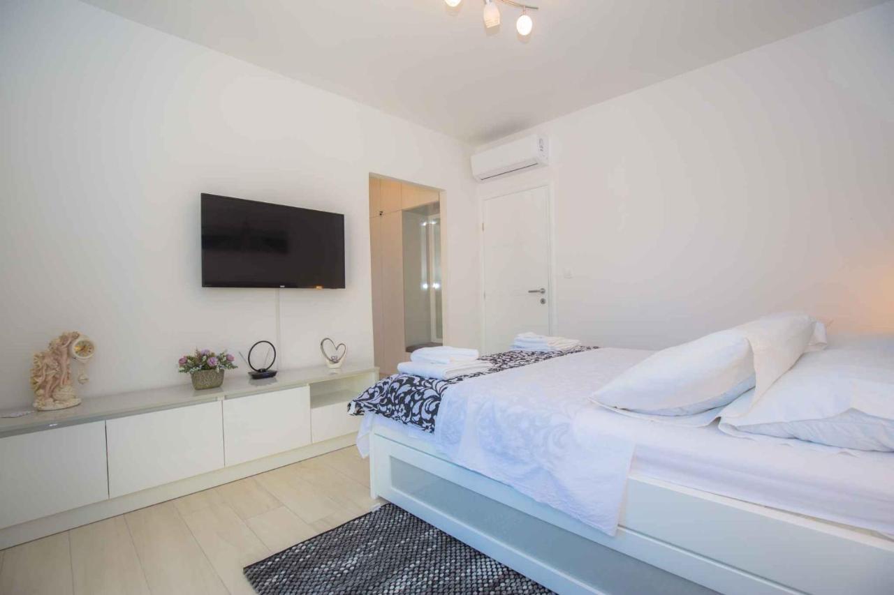 Apartments In Rogoznica 40364 외부 사진