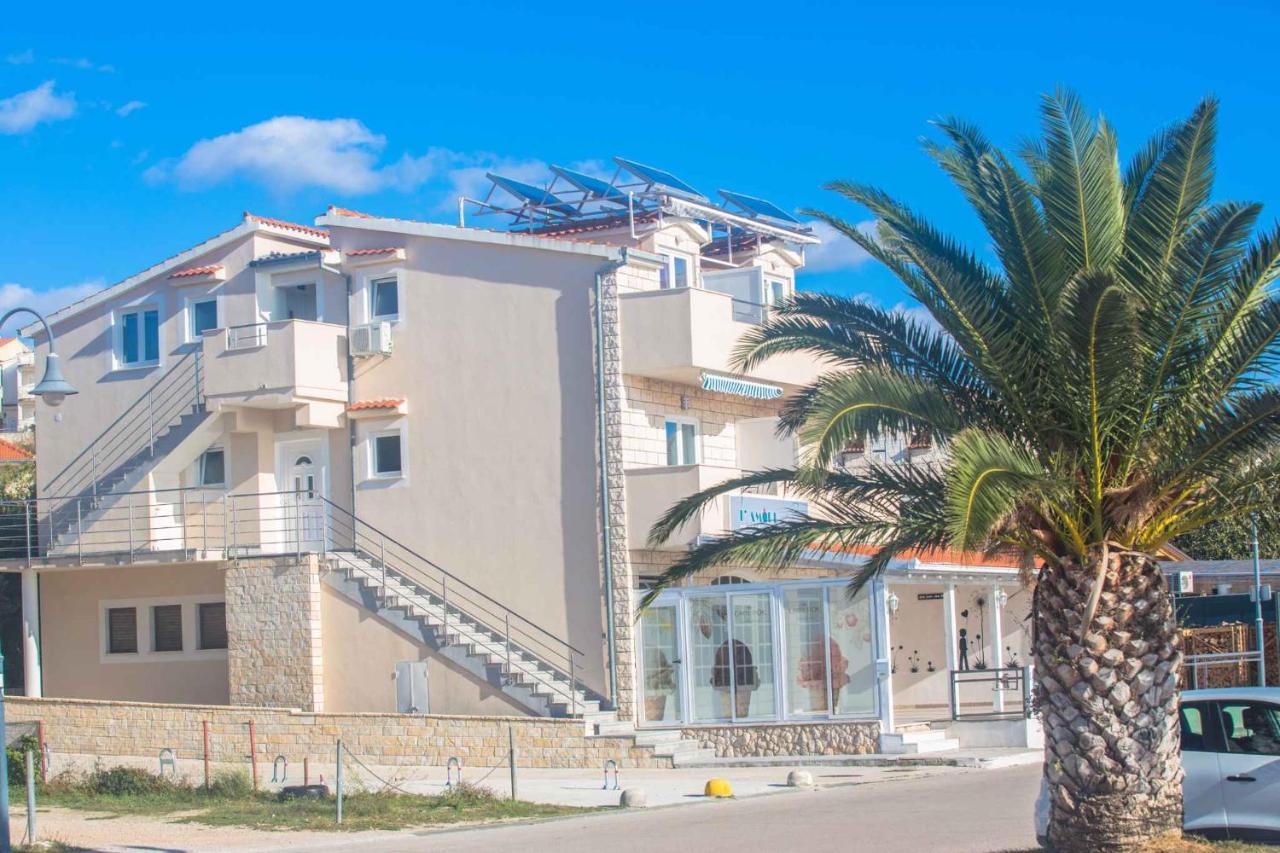 Apartments In Rogoznica 40364 외부 사진